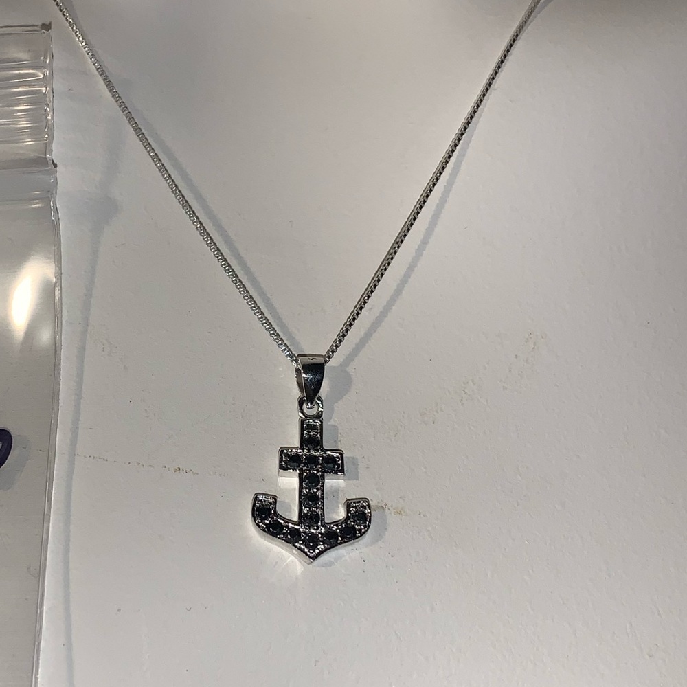 Anchor necklace